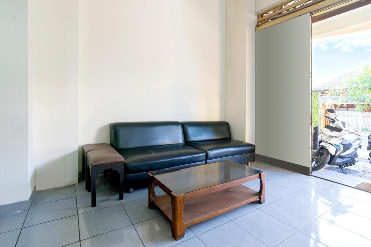 Hotel Reddoorz Near Tugu Yogyakarta Exteriér fotografie